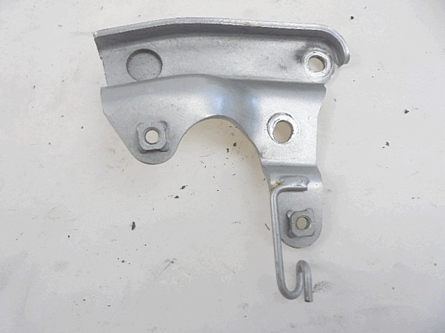 SUPPORTO PEDALINA POSTERIORE DESTRA YAMAHA T-MAX 500 ( 2004 - 2007 ) 5VU274400100 REAR RIGHT FOOTREST BRACKET CON DIFETTO