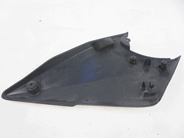 CARENA SINISTRA INFERIORE SELLA SUZUKI GSF 600 BANDIT 2000 - 2005 4721031F01019 LOWER SADDLE LEFT FAIRING CON DIFETTO