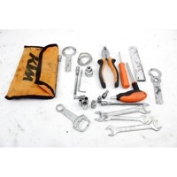 KTM 1050 ADVENTURE KIT ATTREZZI IN DOTAZIONE 15 - 16 TOOLS KIT 