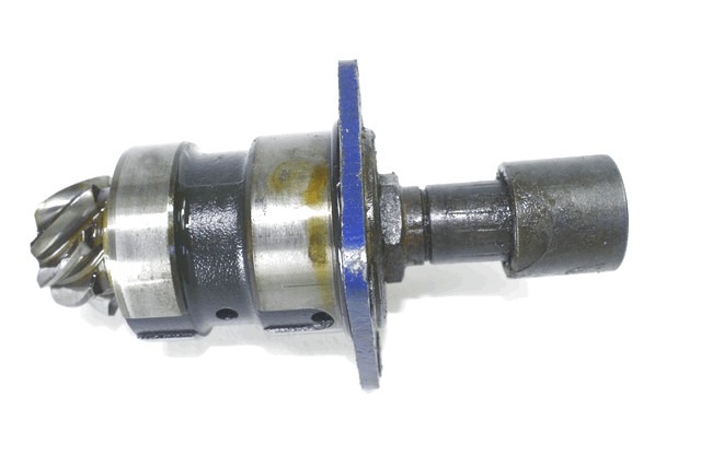 MOZZO RUOTA POSTERIORE MOTO GUZZI V 35 1977 - 1980 GU19350220 RAER WHEEL HUB CON SEGNI DI USURA 