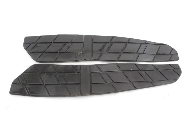 TAPPETINI ANTERIORI PEDANA SUZUKI BURGMAN AN 400 1999 - 2000 48211-14F00 48221-14F00 FOOTBOARD FRONT MATS 