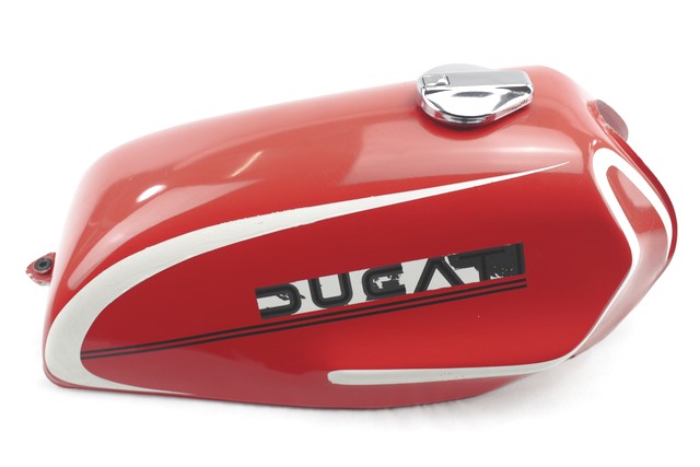 DUCATI SPORT 500 DESMO SERBATOIO CARBURANTE 76 - 84 FUEL TANK LEGGERI SEGNI DI USURA