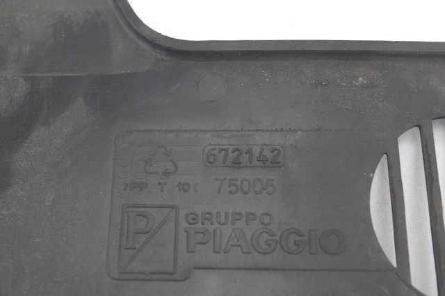 PIAGGIO MP3 YOURBAN 300 672142 PARAFANGO POSTERIORE PARTE CENTRALE 11 - 17 REAR MUDGUARD CENTRAL PART