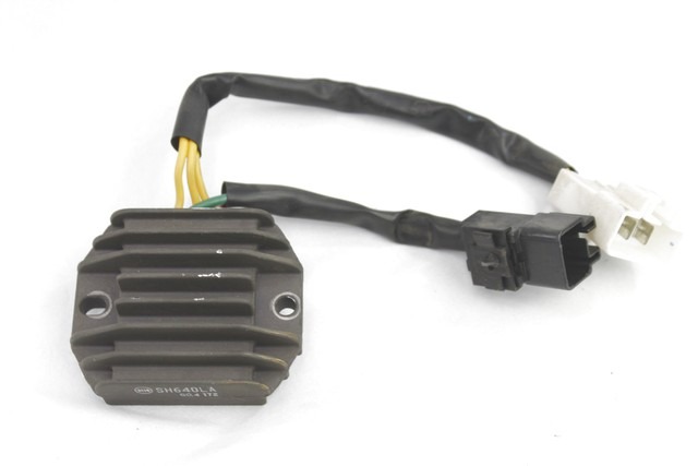 PIAGGIO VESPA LX 125 IE 58204R REGOLATORE DI TENSIONE 09 - 12 VOLTAGE REGULATOR