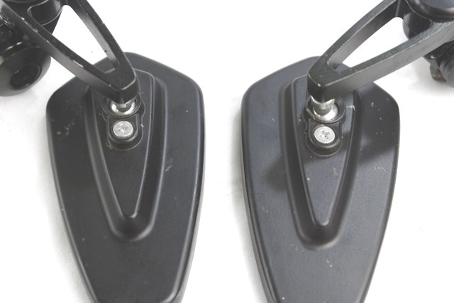 KAWASAKI Z 750 COPPIA SPECCHI RETROVISORI 07 - 15 REARVIEW MIRRORS SEGNI DI USURA ATTACCO MANCANTE