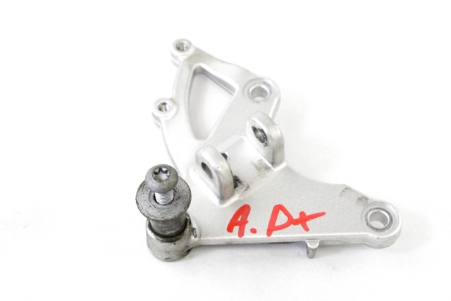 BMW R 1200 R 46717671076 STAFFA PEDANA ANTERIORE DESTRA K27 05 - 10 FRONT RIGHT FOOTREST HOLDER