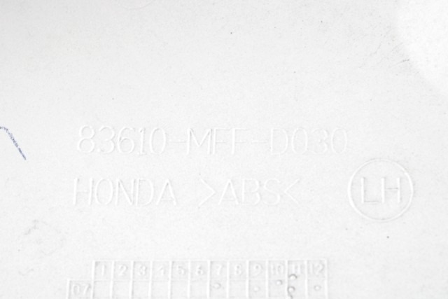 HONDA TRANSALP XL700V 83610MFFD00ZF FIANCHETTO POSTERIORE SINISTRA RD15 07 - 13 LEFT SIDE COVER PICCOLI GRAFFI