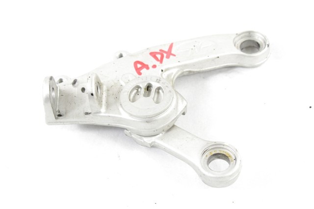 MV AGUSTA BRUTALE 1090 RR 8000B5746 STAFFA PEDANA ANTERIORE DESTRA 09 - 11 FRONT RIGHT FOOTREST HOLDER 