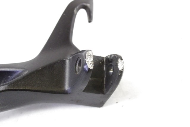 SUZUKI GSX S 750 4382108J00YAP STAFFA PEDANA POSTERIORE SINISTRA WC52 17 - 20 REAR LEFT FOOTREST HOLDER CON GRAFFIO