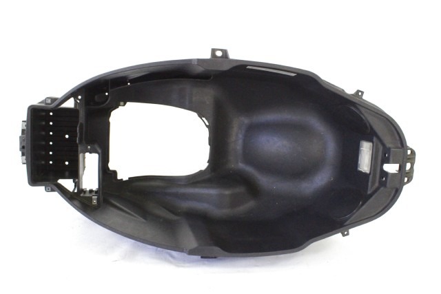 PIAGGIO BEVERLY 300 1B005463 VASCA SOTTOSELLA PORTACASCO 10 - 16 HELMET COMPARTMENT