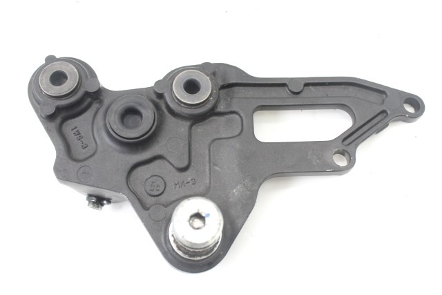 YAMAHA MT-07 1WS274431000 STAFFA PEDANA ANTERIORE DESTRA RM34 MTN690 21 - 24 FRONT RIGHT FOOTREST HOLDER