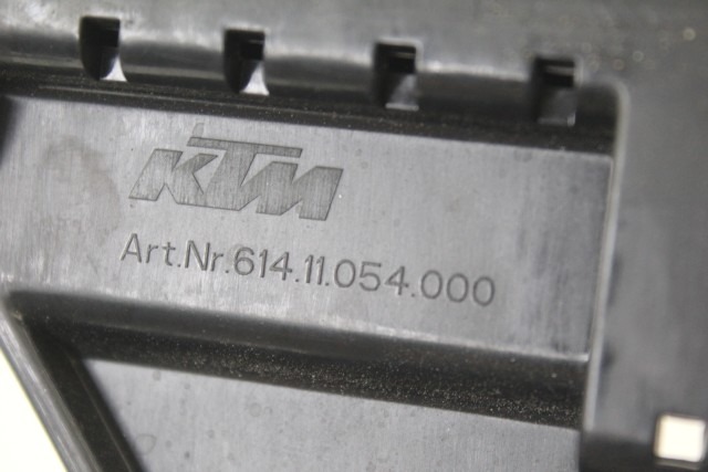 KTM 1290 SUPER DUKE GT 61411054000 SUPPORTO BATTERIA 19 - 21 BATTERY HOLDER