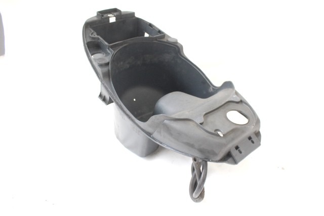 PIAGGIO LIBERTY 50 2T 622597 VASCA SOTTOSELLA PORTACASCO 04 - 15 HELMET COMPARTMENT 574481 575782 623347 