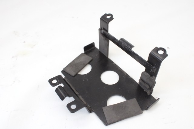 BENELLI BN 125 58750L290000 SUPPORTO BATTERIA 21 - 24 BATTERY BRACKET