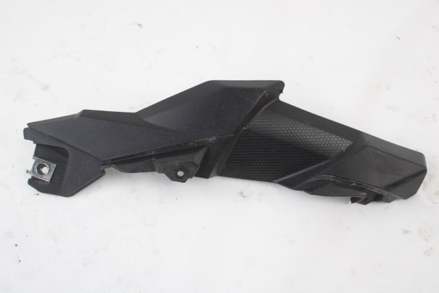 BENELLI BN 125 65572L290000 FIANCHETTO SINISTRA SERBATOIO 21 - 24 LEFT SIDE COVER