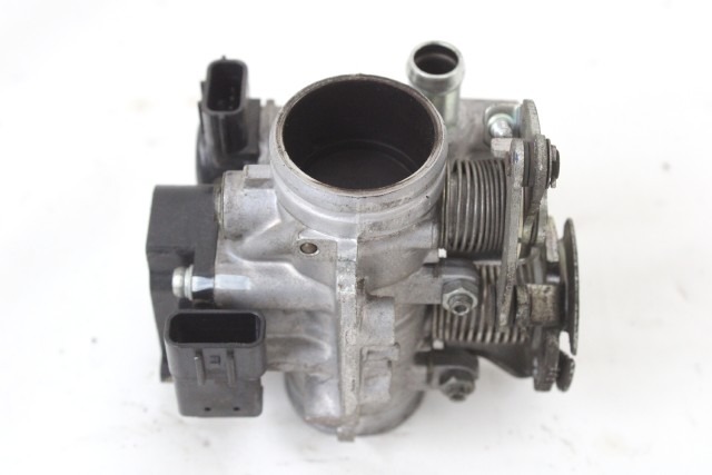 YAMAHA TRICITY MW 125 2CME37500300 CORPO FARFALLATO 14 - 17 THROTTLE BODY 2CME37500000 2CME37500100 2CME37500200 