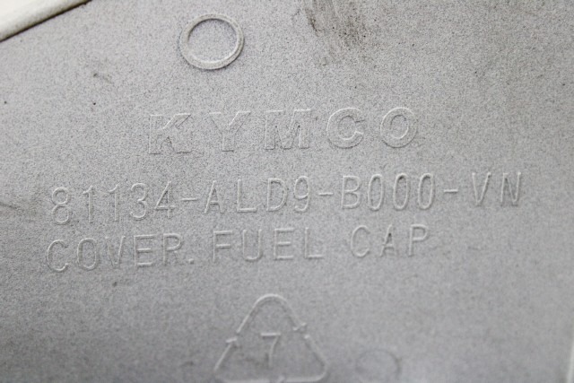 KYMCO PEOPLE ONE 125 81134ALD9B000 COVER SPORTELLO TAPPO BENZINA 15 - 20 FUEL CAP COVER