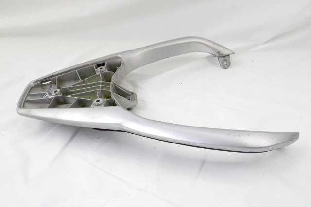 PIAGGIO MEDLEY 125 1B001706 MANIGLIONE PORTAPACCHI 16 - 19 REAR CARRIER SEGNI DI USURA