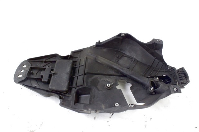 APRILIA SCARABEO 200 AP8158792 RIVESTIMENTO SOTTOSELLA 01 - 04 UNDERSEAT