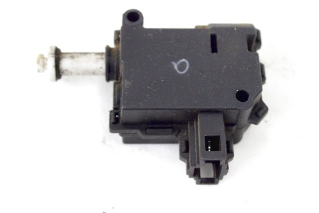 PIAGGIO LIBERTY 125 1D002276R ATTUATORE APERTURA SELLA 21 - 24 SEAT ACTUATOR