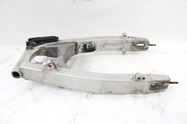 SUZUKI RF 900 R 6100031E01 FORCELLONE POSTERIORE 94 - 97 REAR SWINGARM 6100031E00