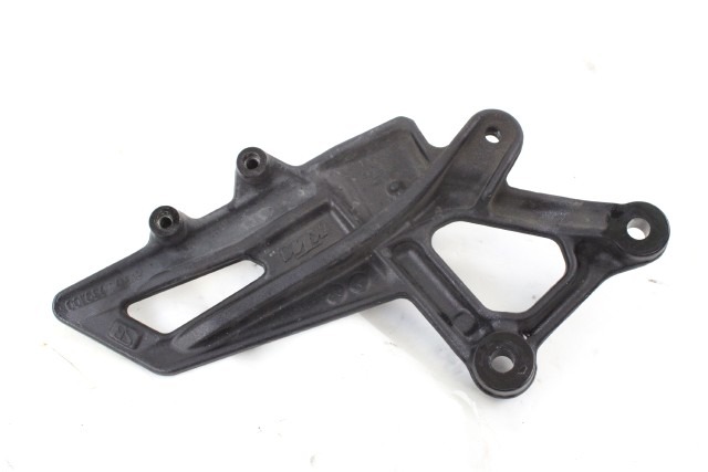 KTM 1290 SUPER DUKE R 6130303910033S STAFFA PEDANA ANTERIORE DESTRA 17 - 18 FRONT RIGHT FOOTREST HOLDER 6130303900033S