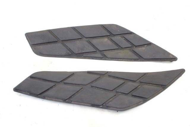 SUZUKI BURGMAN AN 400 TAPPETTINI PEDANA POSTERIORE 99 - 00 REAR FOOTBOARD MATS