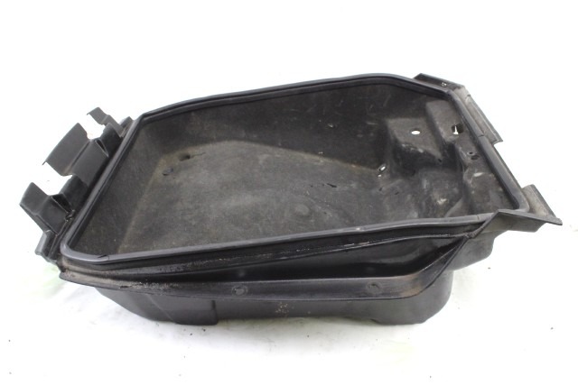 SUZUKI BURGMAN AN 400 9221114F01 VASCA SOTTOSELLA PORTACASCO 99 - 00 HELMET BOX