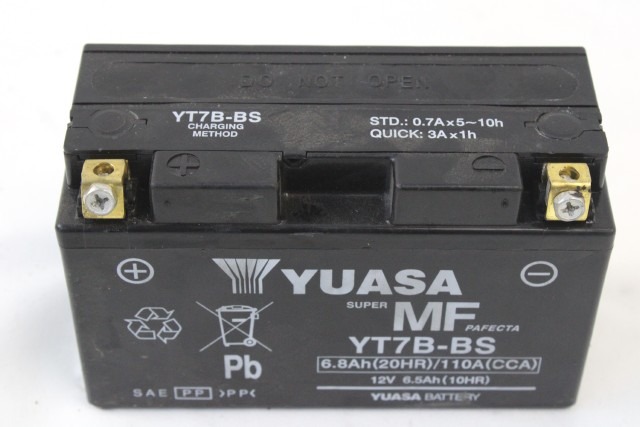 BATTERIA PER MOTO YUASA YT7B-BS 12V 6.5A 110CCA BATTERY